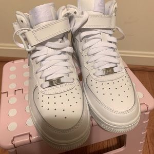 Air Force 1 sneakers